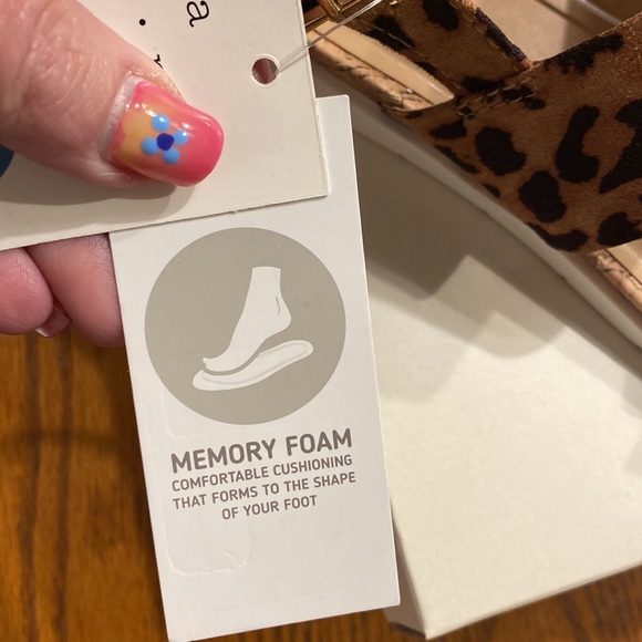 A new day - Brown animal print, two strap, flat sandal with memory foam footbed - Picture 6 of 10